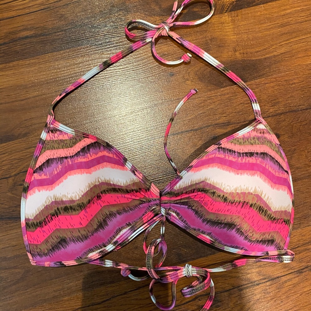 💕2 for $15 NWOT triangle bikini top foam material